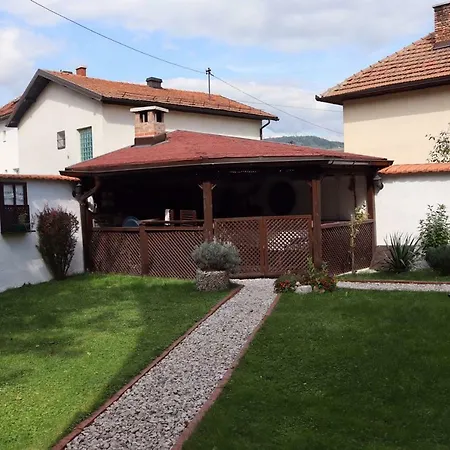 Avala Pyramid Apartman *